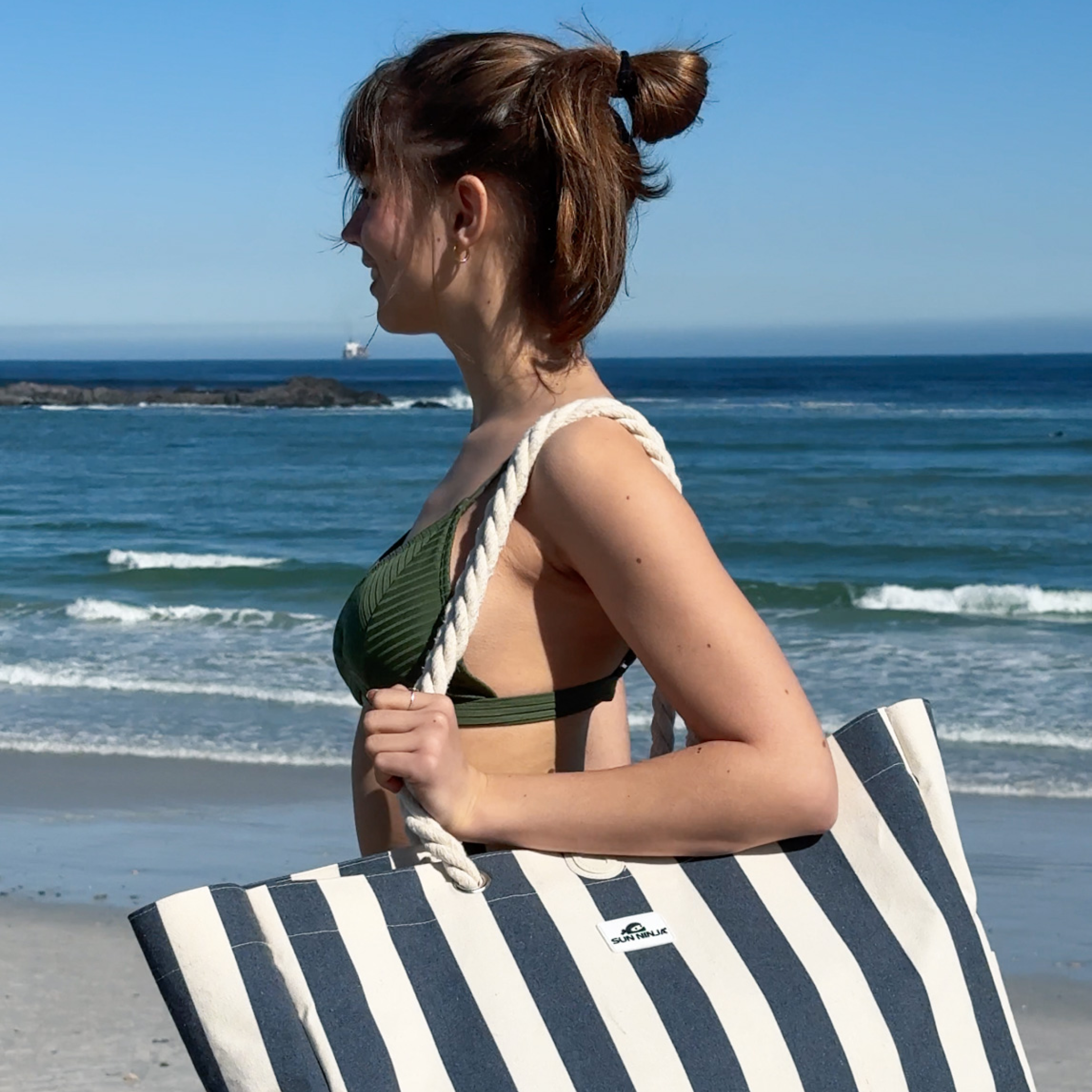 Canvas Tote Q3 image 3